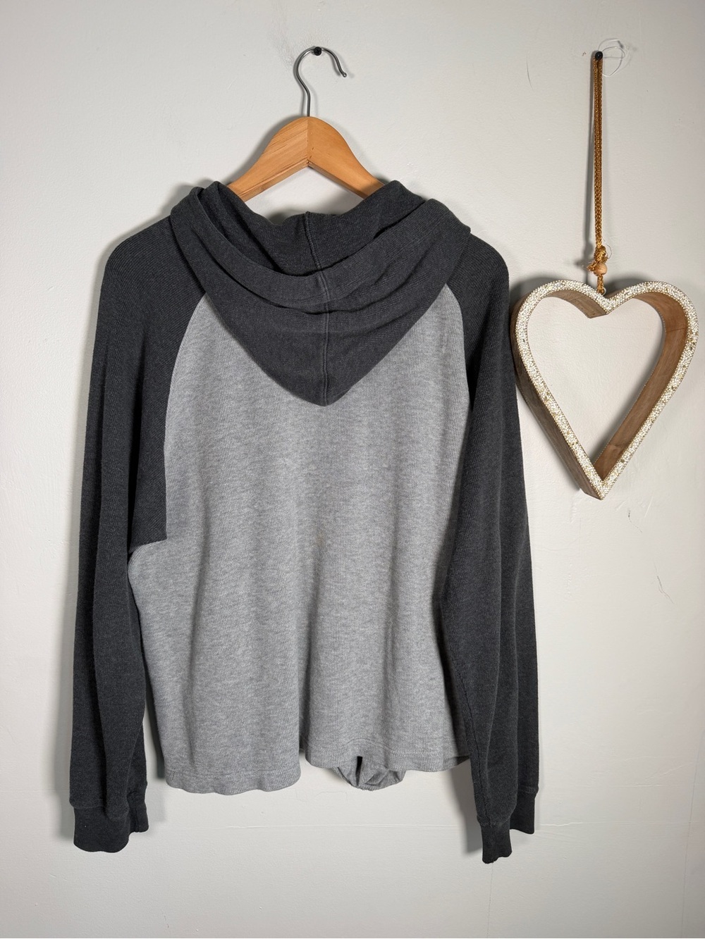 Banana Republic Men's Medium Gray Two Tone Thermal Raglan Hoodie Sweatshirt - Picture 7 of 10